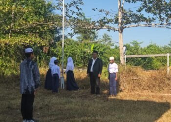Penuh Khidmat, SMP KIBS Gelar Upacara HUT ke-81 RI di Perumahan Kota Kapuas Baru